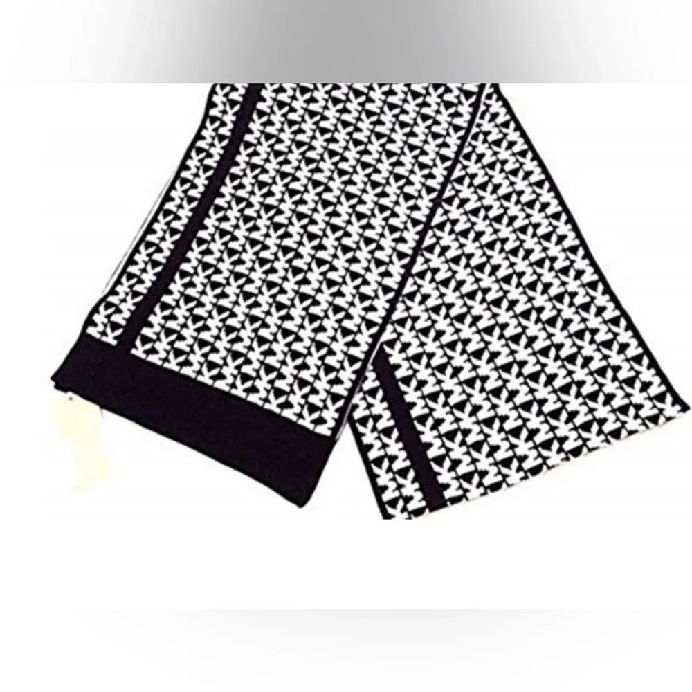 MK Michael‎ Kors Black and White Patterned Infinity Scarf
